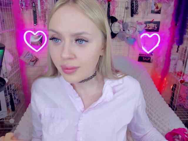 MindyKally webcam