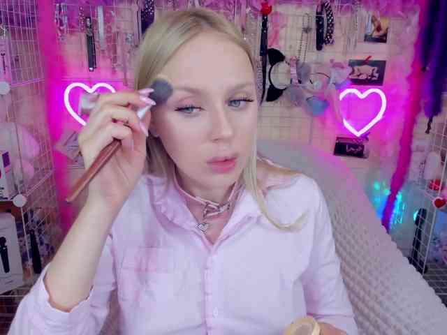 MindyKally webcam