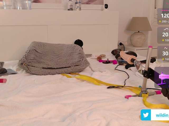 Emmababe's BongaCams show and profile