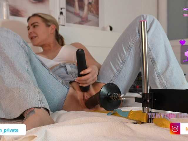 Emmababe's BongaCams show and profile