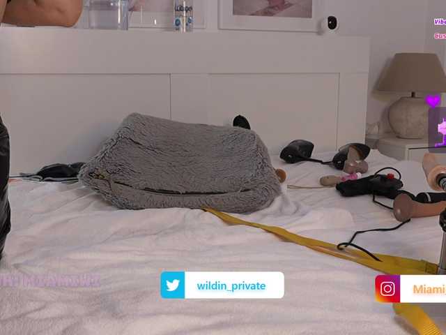 Emmababe's BongaCams show and profile