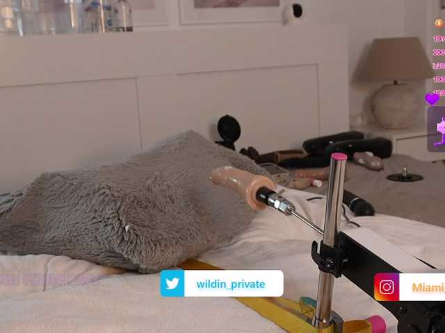 Emmababe's BongaCams show and profile