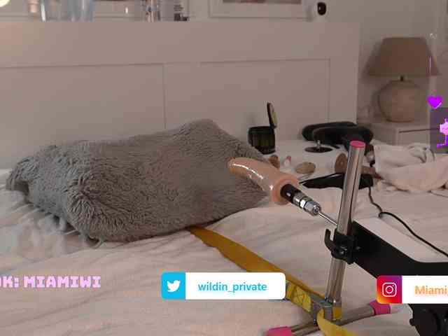 Emmababe Live Webcam on BongaCams