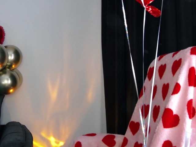 sparklyeve — Happy Valentine's Day!Be my valentine and win nice prize(custom video,sexy pics,pvt discount 50%off etc) will be 5 prize!Join the valentine's game with 100 tok!:X #raffle #valentinesday #bigboobs #lovense #cumshow #leggings  @remain for my new toy