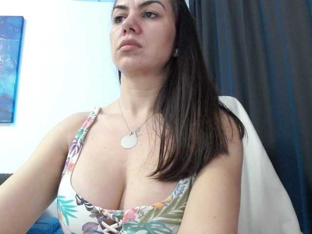 sparklyeve's BongaCams show and profile