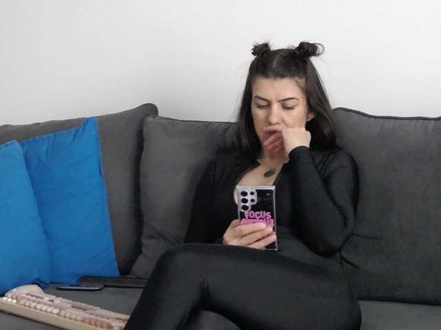 sparklyeve's BongaCams show and profile