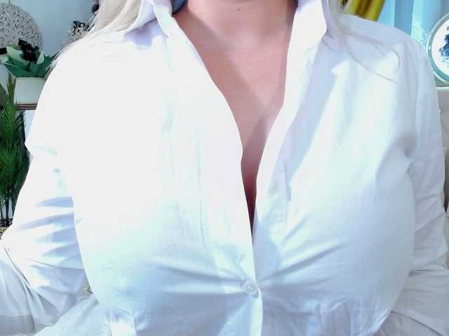 Malvvina's BongaCams show and profile