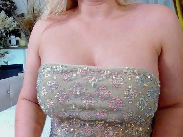 Malvvina's BongaCams show and profile