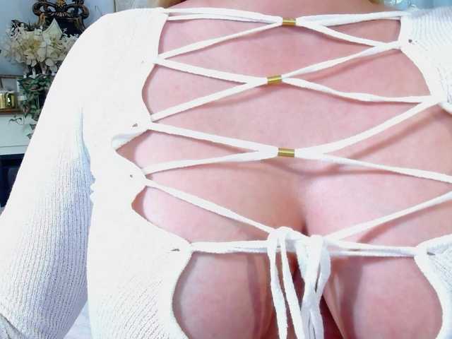 Malvvina live cam profile