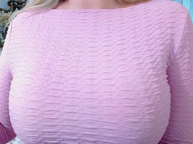 Malvvina's BongaCams show and profile