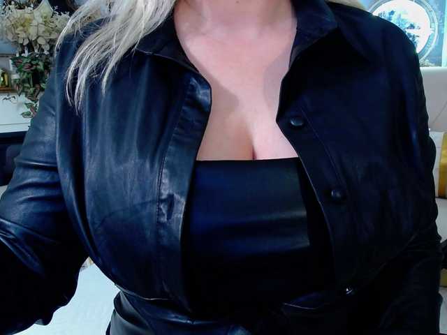 Malvvina's BongaCams show and profile