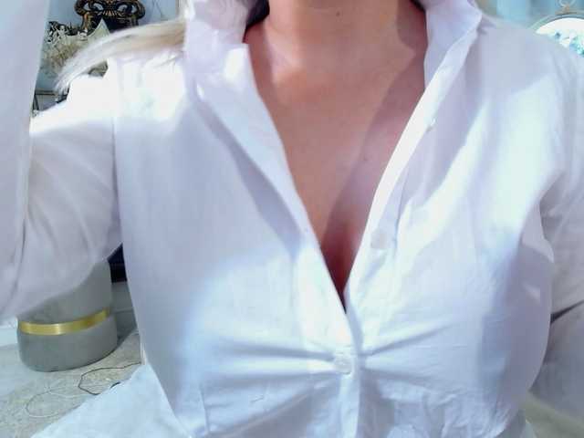 Malvvina's BongaCams show and profile