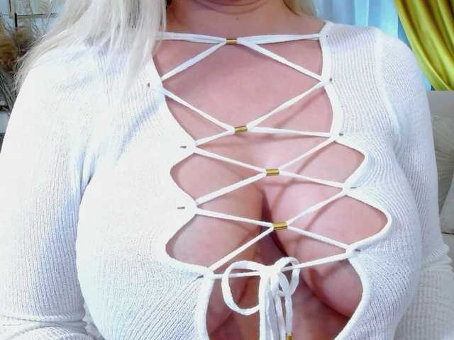 Malvvina live cam profile