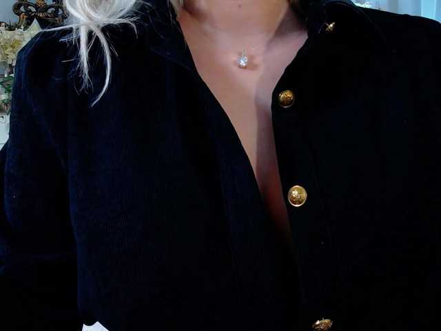 Malvvina's BongaCams show and profile