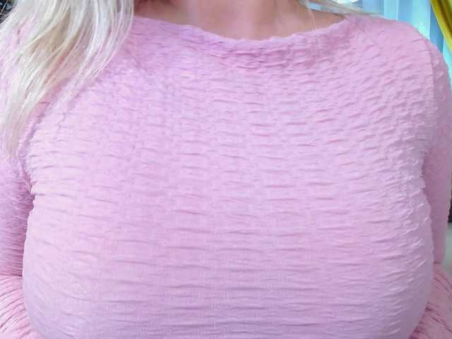 Malvvina's BongaCams show and profile