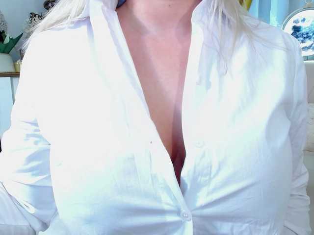 Malvvina's BongaCams show and profile