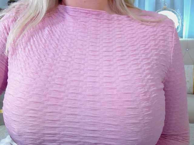 Malvvina's BongaCams show and profile