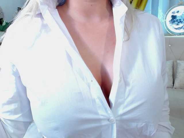 Malvvina's BongaCams show and profile