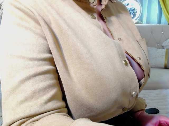 Malvvina's BongaCams show and profile