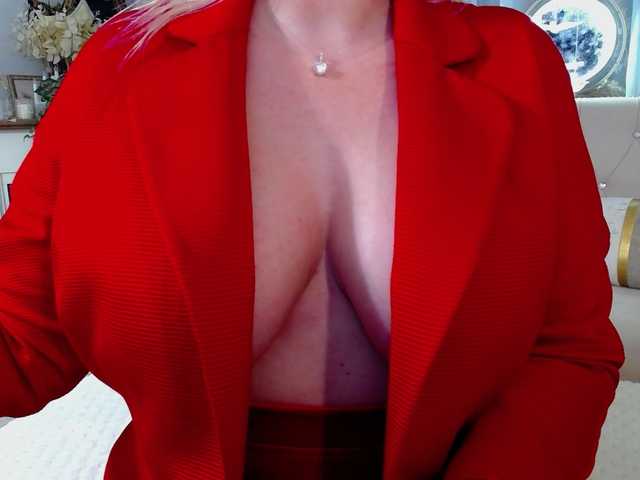 Malvvina's BongaCams show and profile