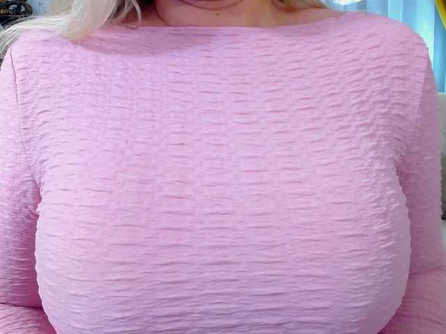 Malvvina's BongaCams show and profile