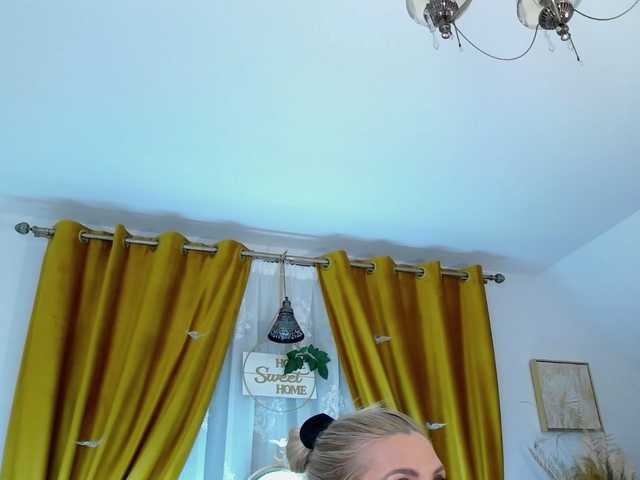 Malvvina's BongaCams show and profile