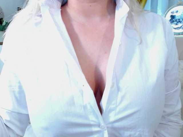 Malvvina's BongaCams show and profile