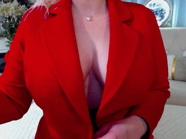 Malvvina's BongaCams show and profile