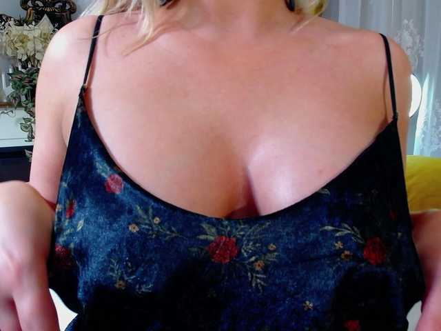 Malvvina on BongaCams 
