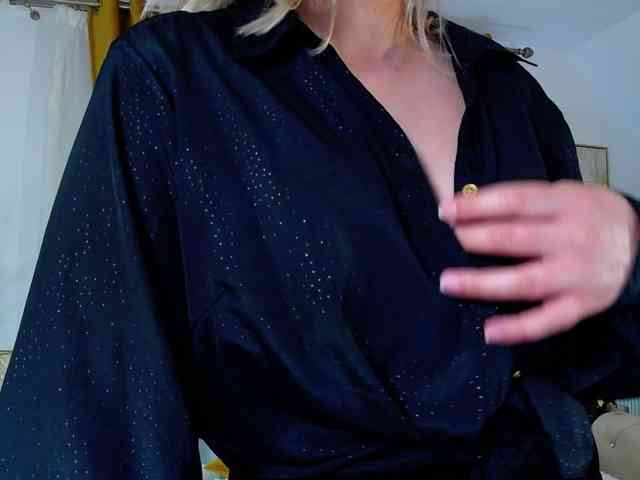 online webcam show Malvvina