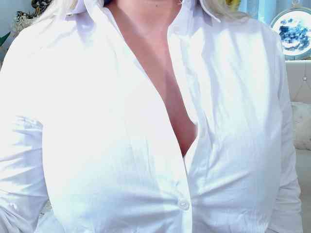 Malvvina Live Webcam on BongaCams