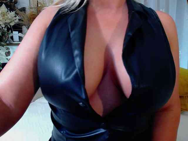naked live chat Malvvina