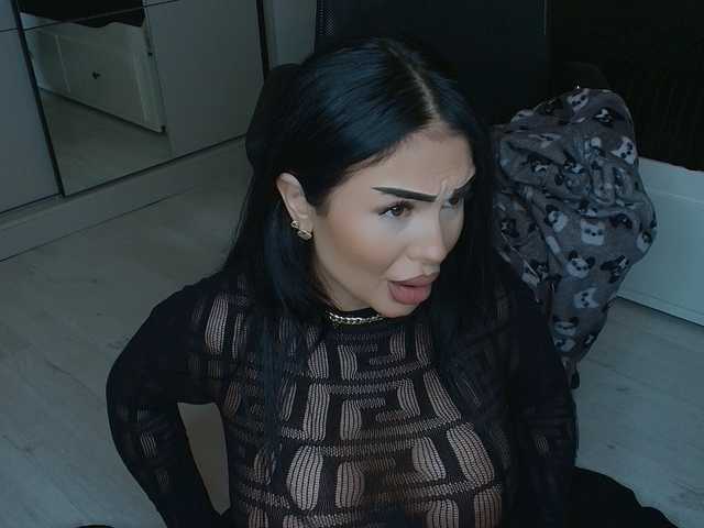 queenmeryem's BongaCams show and profile