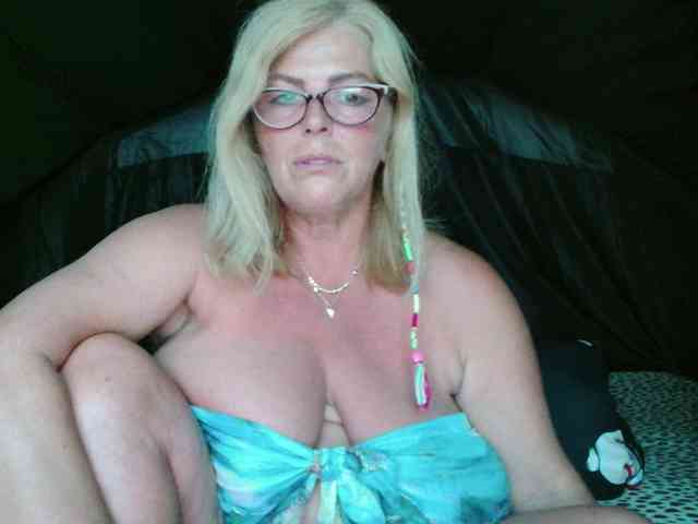 YulliaMilf webcam