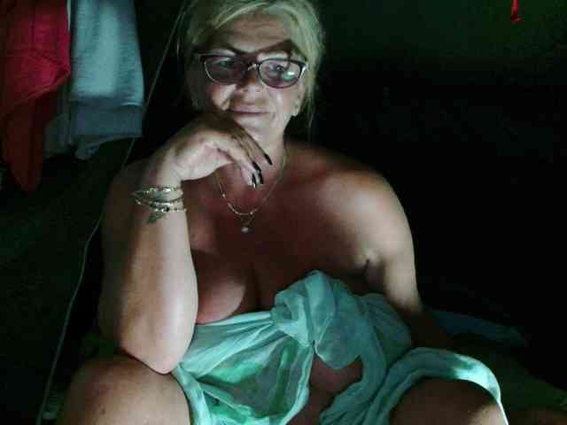 YulliaMilf webcam