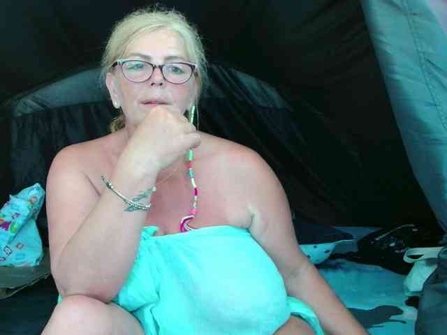YulliaMilf webcam
