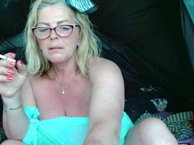 YulliaMilf webcam