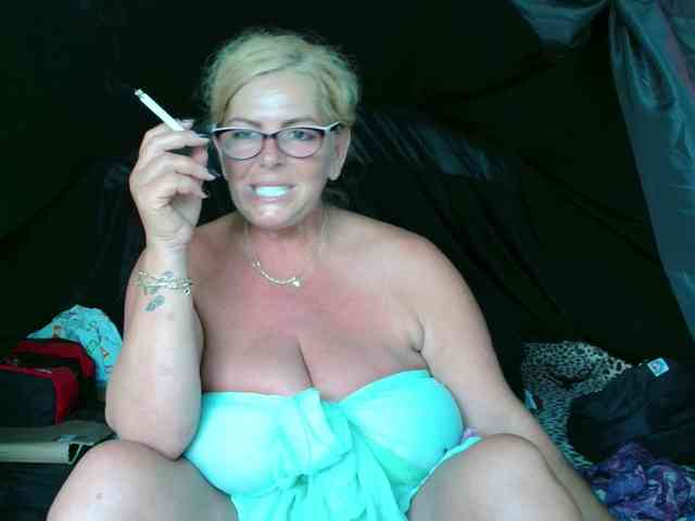 YulliaMilf webcam