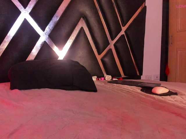 roxyjordan's BongaCams show and profile