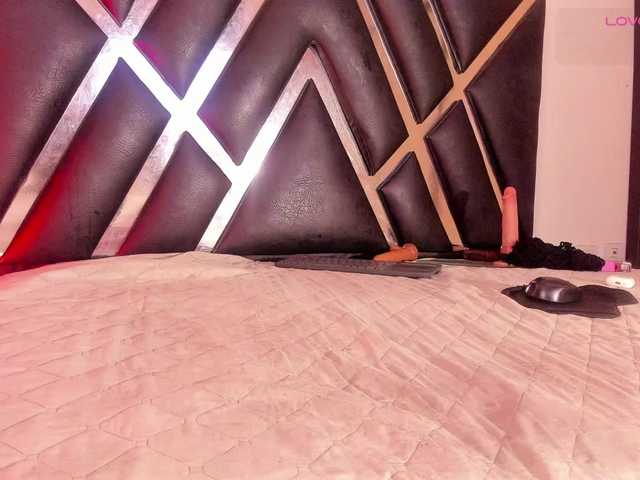 roxyjordan's BongaCams show and profile