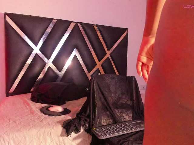 roxyjordan's BongaCams show and profile