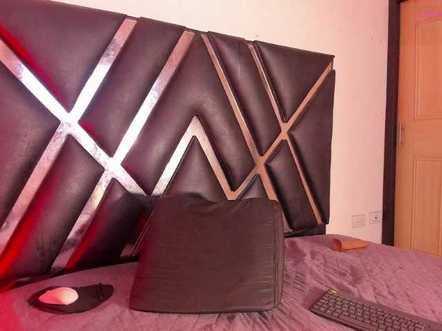 roxyjordan's BongaCams show and profile