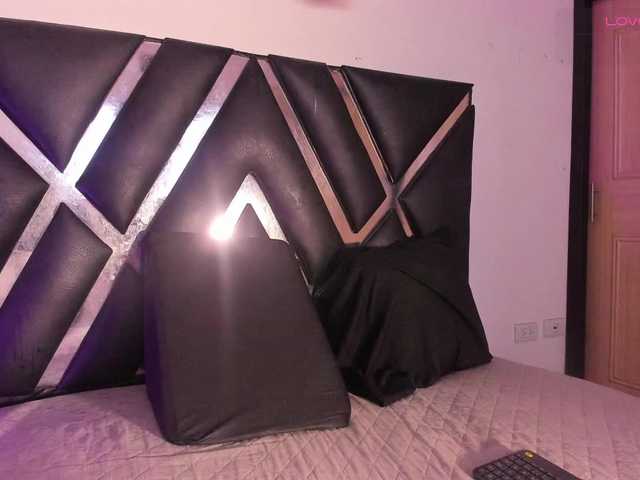 roxyjordan's BongaCams show and profile