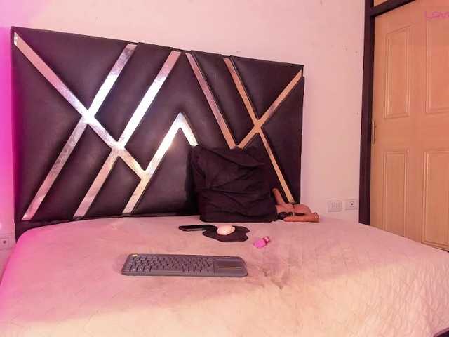 roxyjordan's BongaCams show and profile