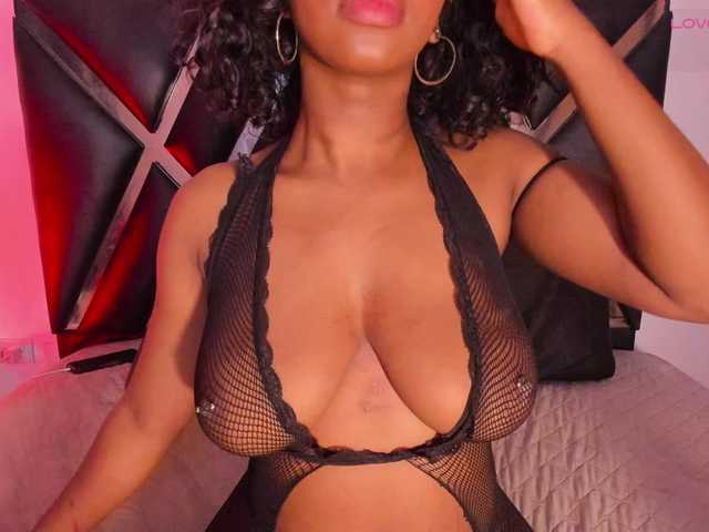 roxyjordan's BongaCams show and profile