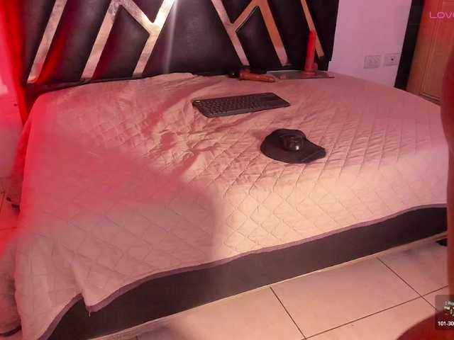 roxyjordan's BongaCams show and profile