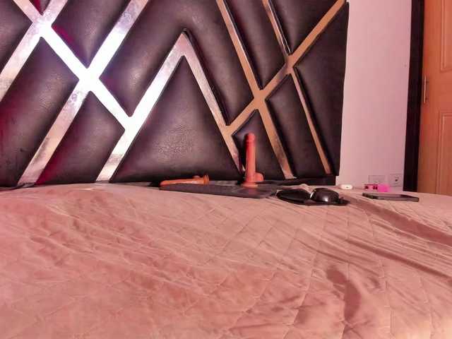 roxyjordan's BongaCams show and profile