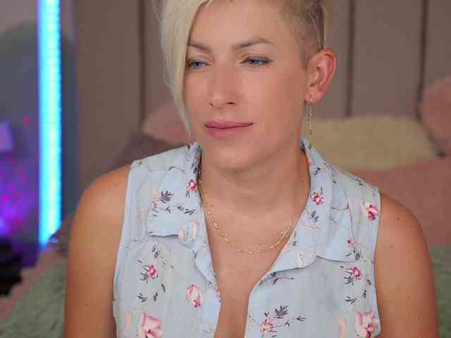 VickySecret webcam