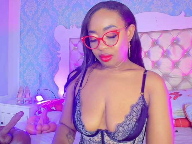 CaseyMoons's BongaCams show and profile