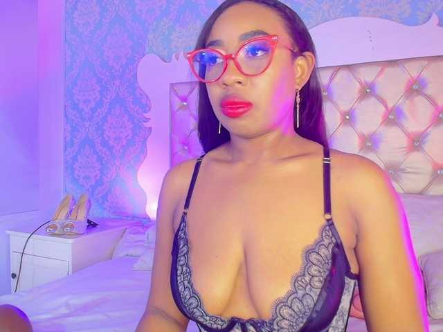 CaseyMoons's BongaCams show and profile